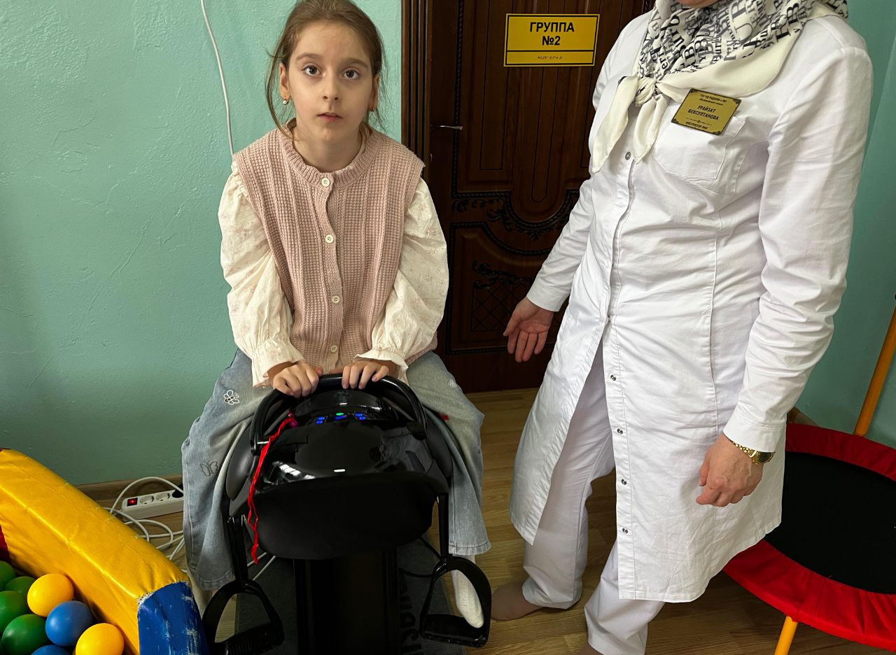 Проведение индивидуального занятия  по ЛФК ребёнку с диагнозом ДЦП